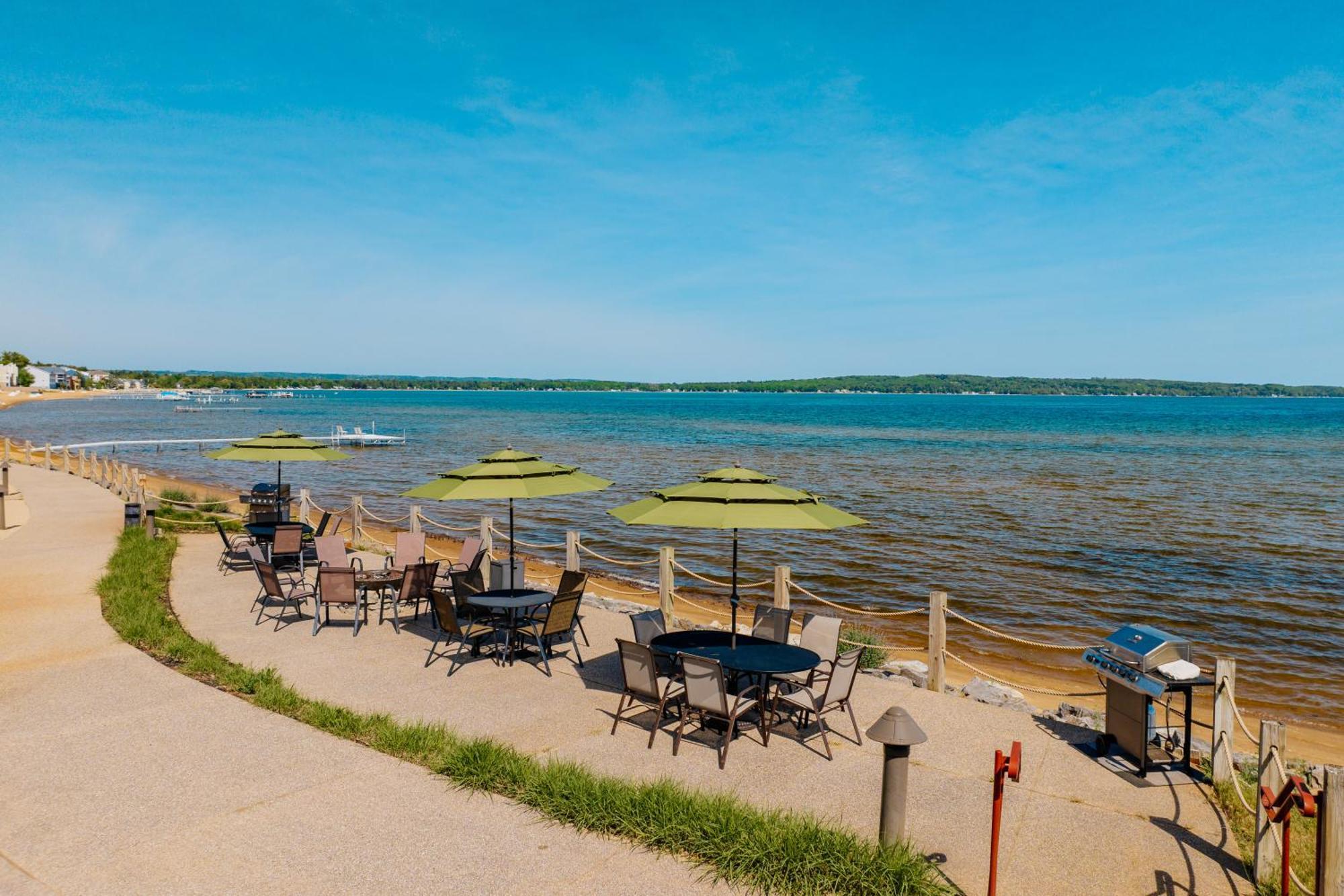 Tamarack Lodge Traverse City Buitenkant foto