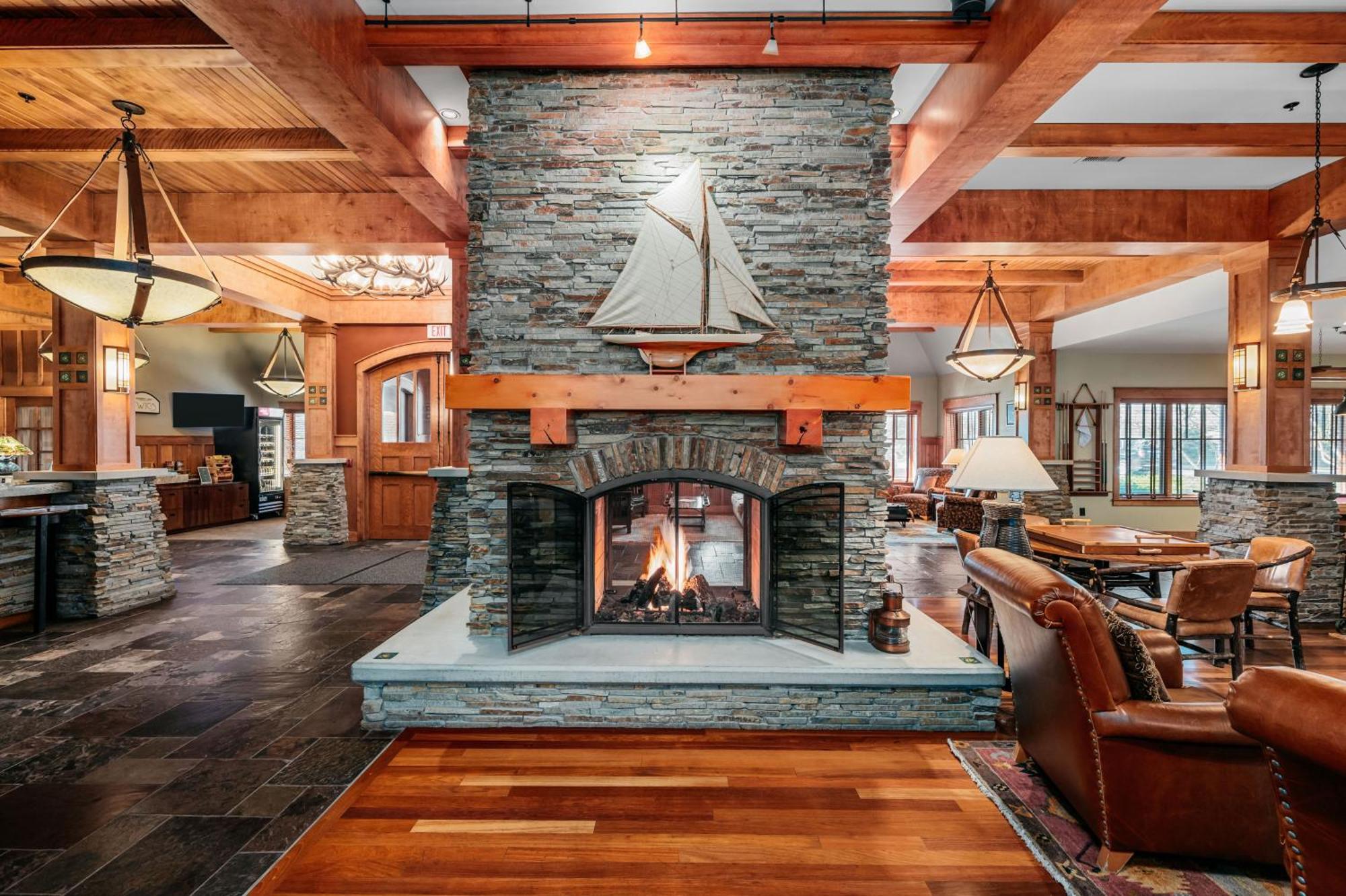 Tamarack Lodge Traverse City Buitenkant foto